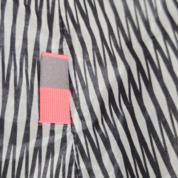 Rapha Pack Jacket Windbreaker Cycling Black White Pink Lightweight Men’s Size L - Picture 10 of 12